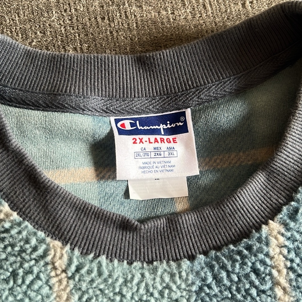 Fleece Pull Over. - image 2